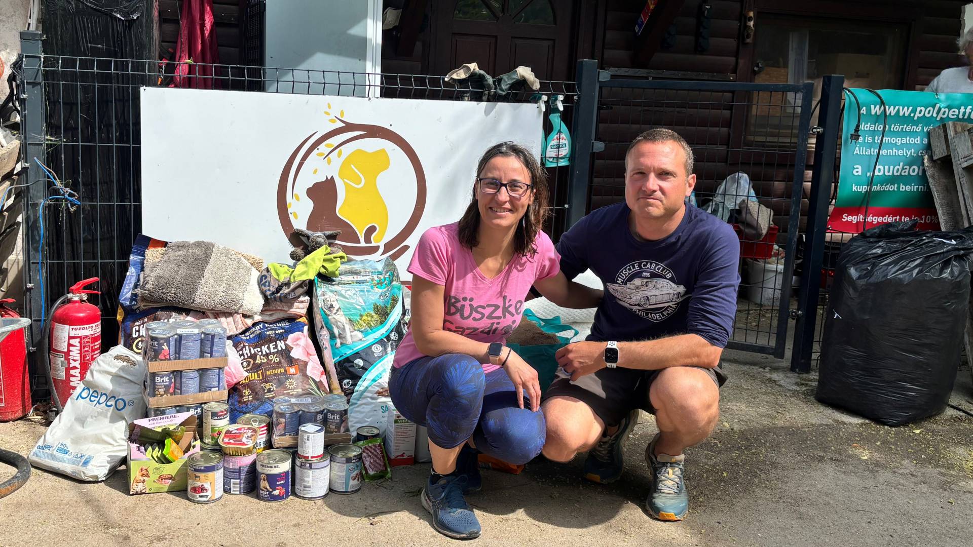 A mancsok összekötnek: Sikeres adománygyűjtés a TF-en